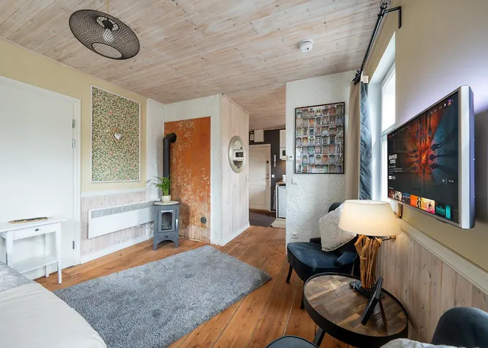 Garden Next To Telliskivi & Old Town Apartment