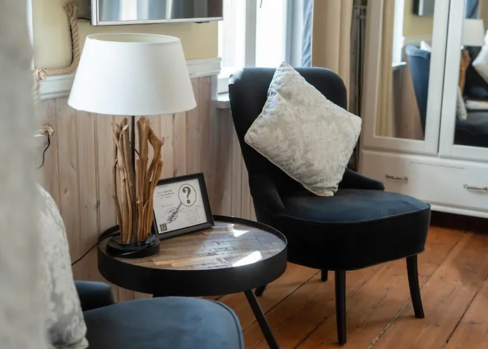 Garden Next To Telliskivi & Old Town * 塔林