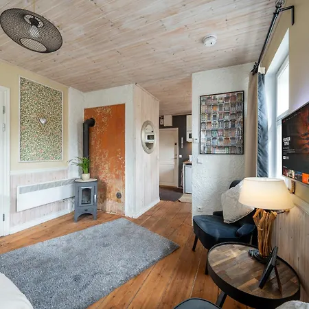 Garden Next To Telliskivi & Old Town Апартаменты